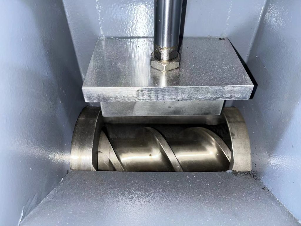 screw and barrel of HD-75 air cooled plastic granualtor machine